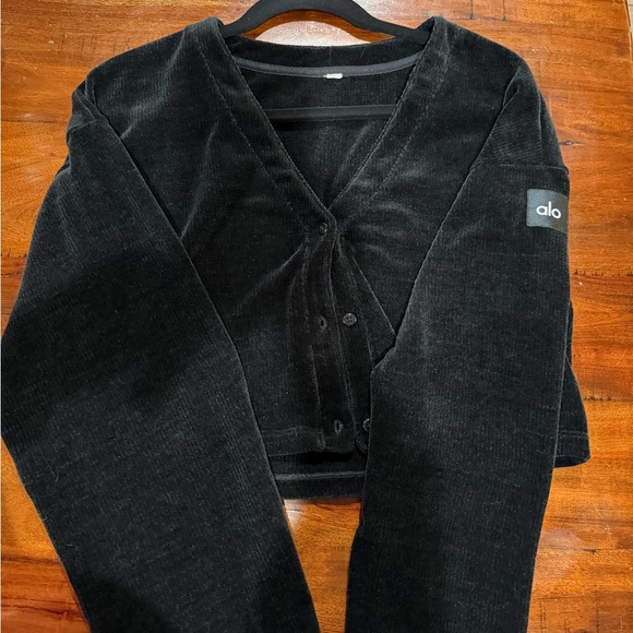 ALO Yoga Tops - Alo Black Cropped Button Cardigan Chenille